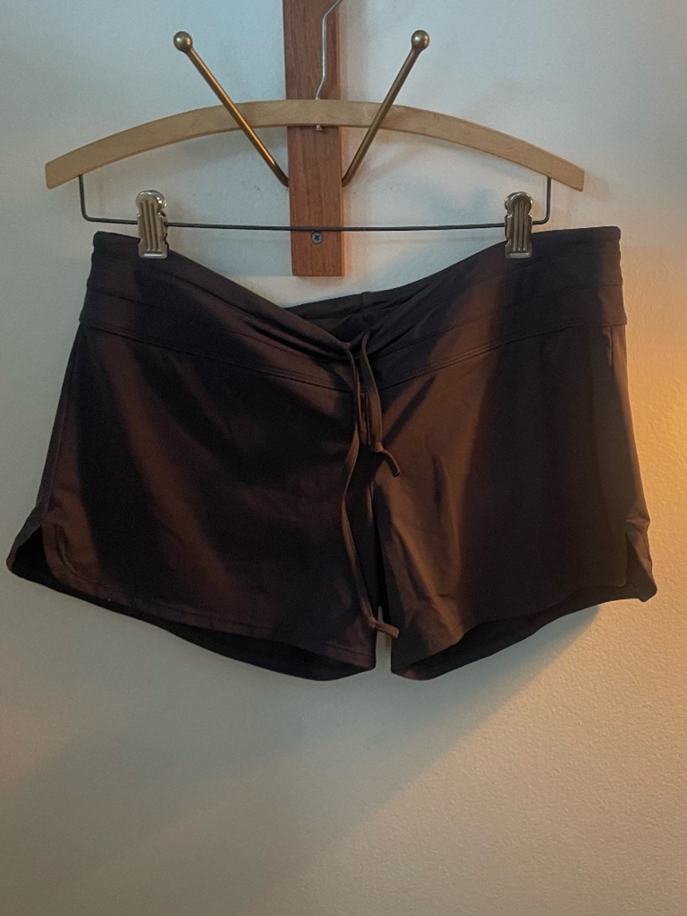 Athleta Drifter Board Shorts in Charcoal Gray Size Medium